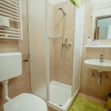 Sobe Lusina B&B *