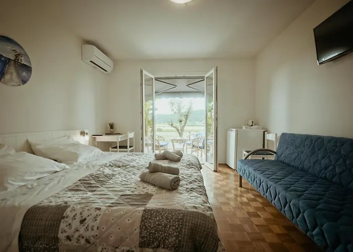 Nočitev z zajtrkom Sobe Lusina